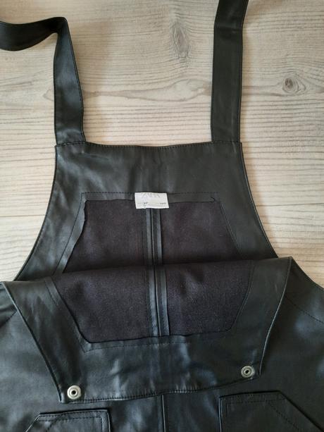 Kožené saty, zara,140