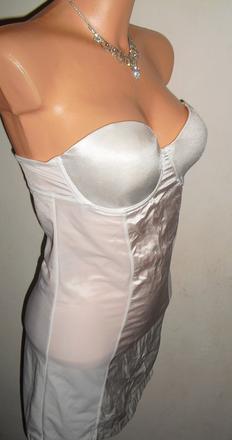 Stahujuca svadobna kosielka, m