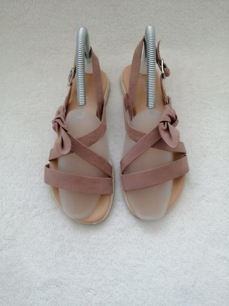 Pekné sandálky, deichmann,36