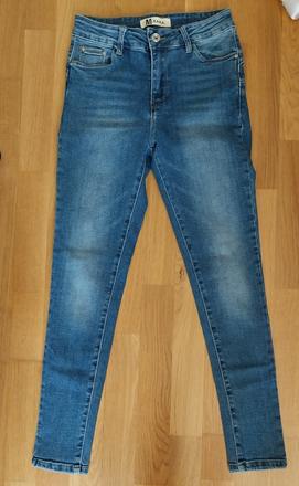 Dámske skini elastické rifle zn. m sara veľ. 28, m