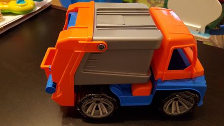 Lena - smetiarske auto, 