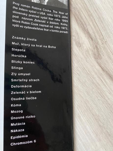 Robin cook invázia z galaxie, 