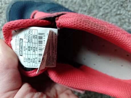 Turistické topánky, 32