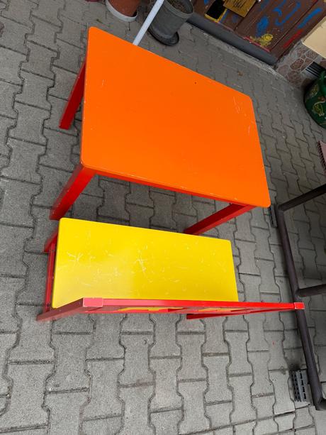 Detsky stol s lavicou,