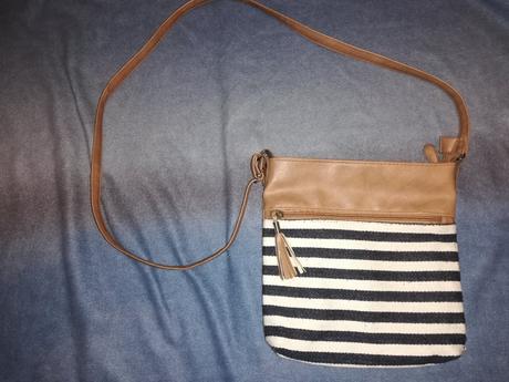 Kabelka crossbody, 