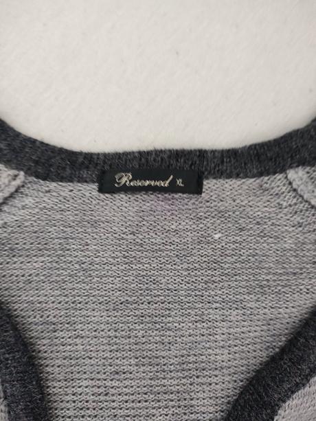 Elegantný svetrik v štýle saka, reserved,l