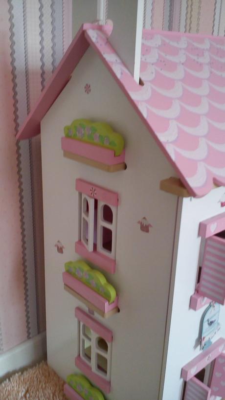 Predám krásny drevený domček,