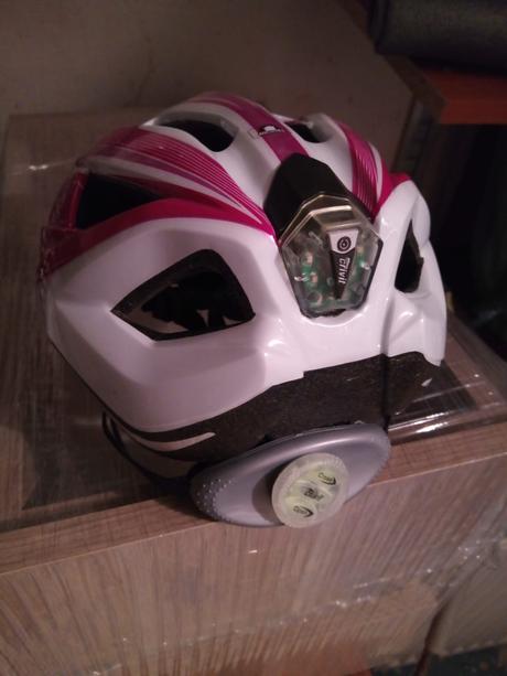 Predám detskú cyklistickú prilbu, 