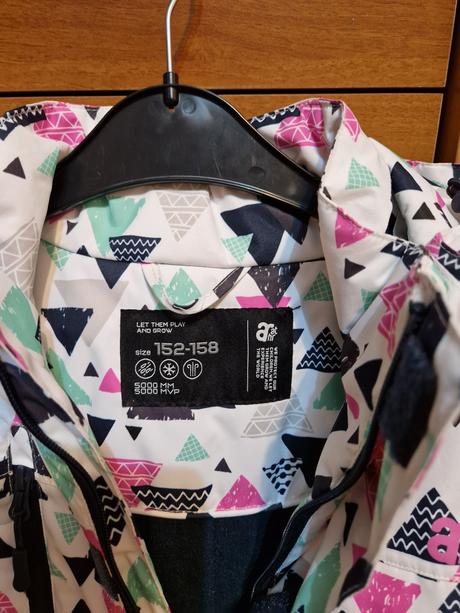 Lyžiarska bunda, 152