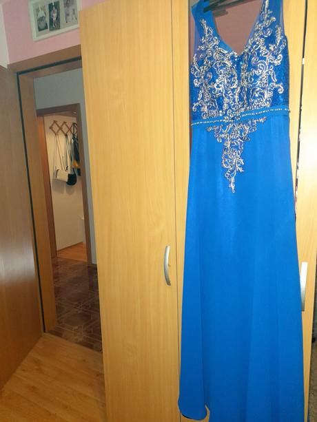 Spoločenské šaty, 38