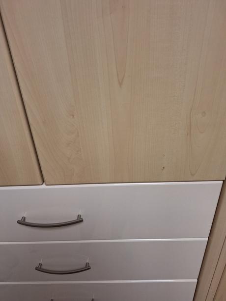 Spálňa, posteľ, skriňa, 