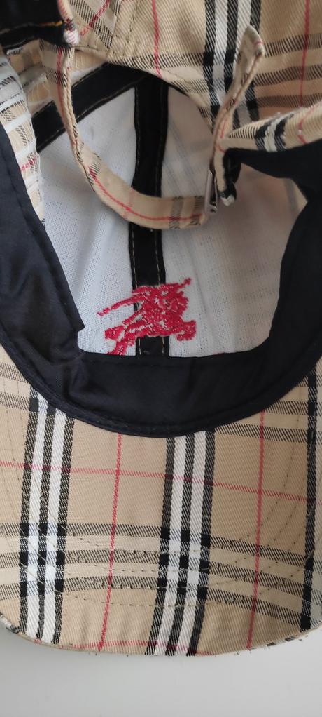 Dievčenská šiltovka, 146