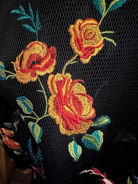 Čierna vyšívaná bombera zn. guess originál, guess,m / s