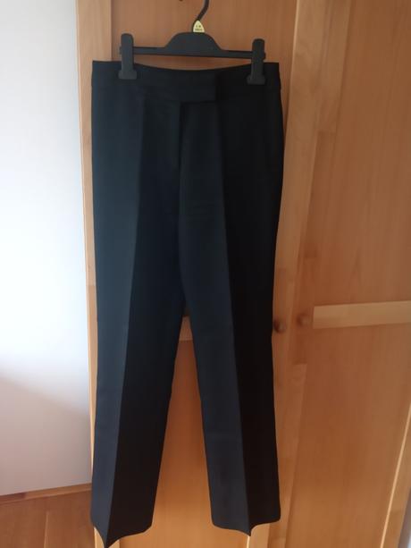 Čierne nohavice, 40