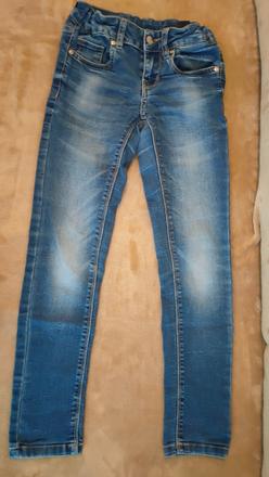 Pohodlné rifle, takko,134