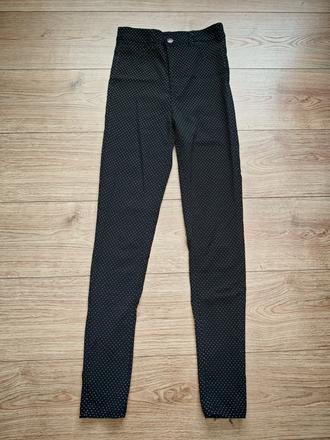 Krásne bodkované nohavice, 38