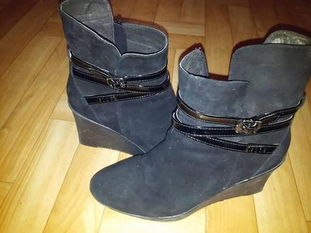 Rôzne topánočky, 38