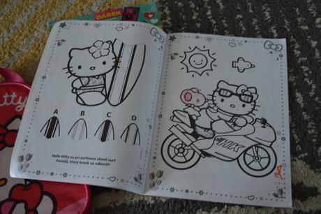 Ruksačik hello kitty, vymalovánky, časopis,