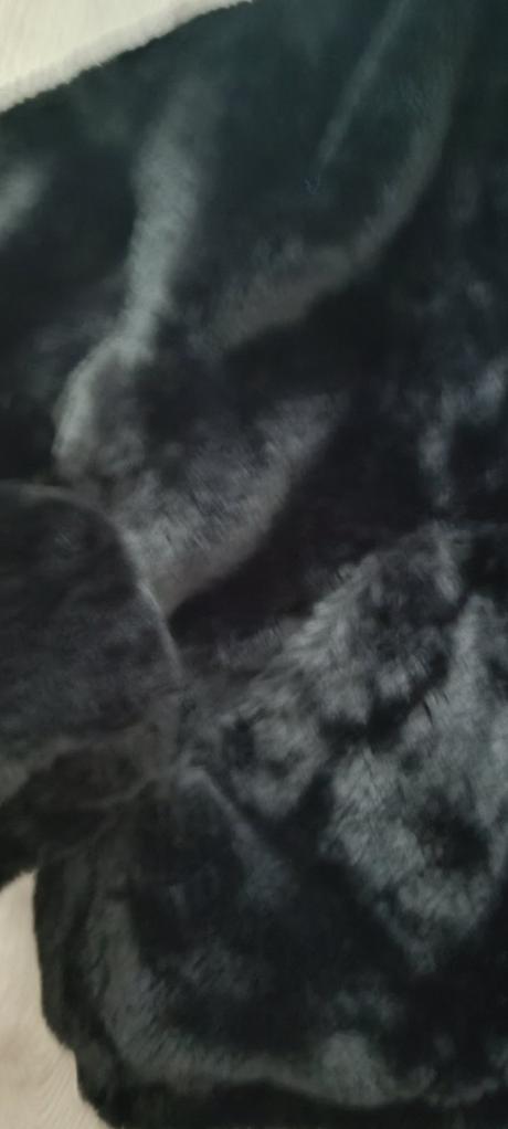 Kožušok s kapucňou, pull&bear,s