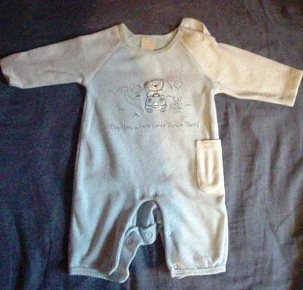 Príjemný bledo modrý overal s mackom, 56