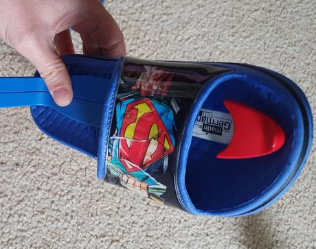 Šľapky superman, 29