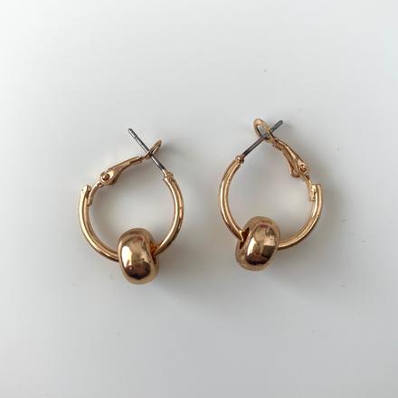 Zlate male kruhové nausnice - bizuterie, 