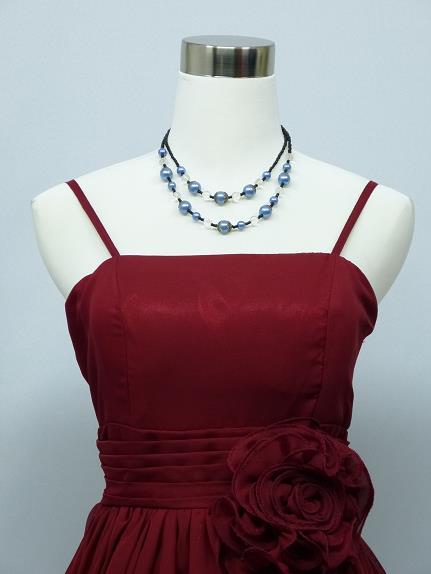 Kratke cervene spolocneske saty, 42