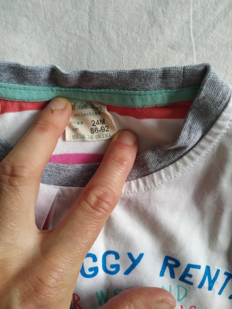 Milé tričko s motívom auta,pásiky na chrbte nové, 86