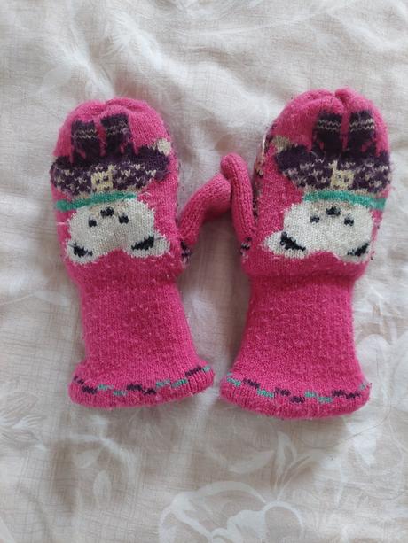 Dievčenské rukavice, 110