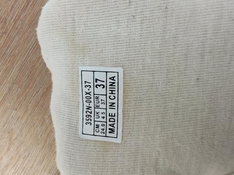 Tenistky, reserved,37