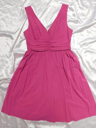 Luxusne velmi pekne šaty, 38