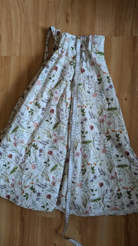 Kvietkovana sukna zo sashe, xs