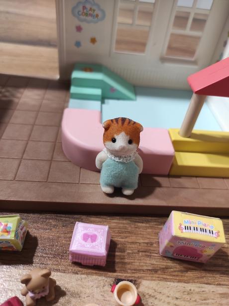 Sylvanian toy shop, 