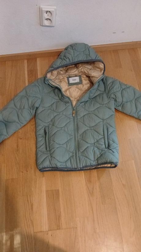 Bunda č. 146, reserved,146