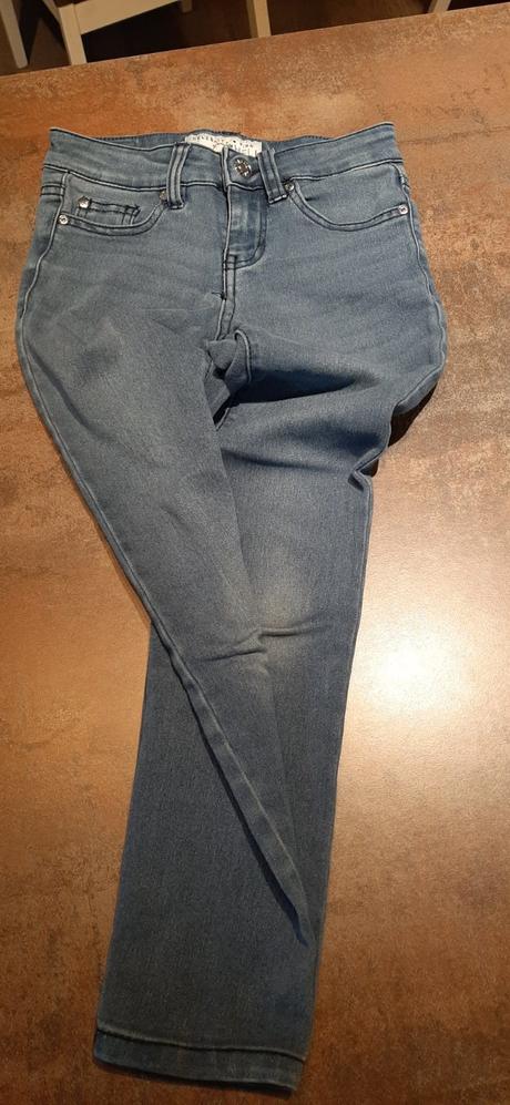 Dievcenske rifle, znackove, eu 122-128, 122