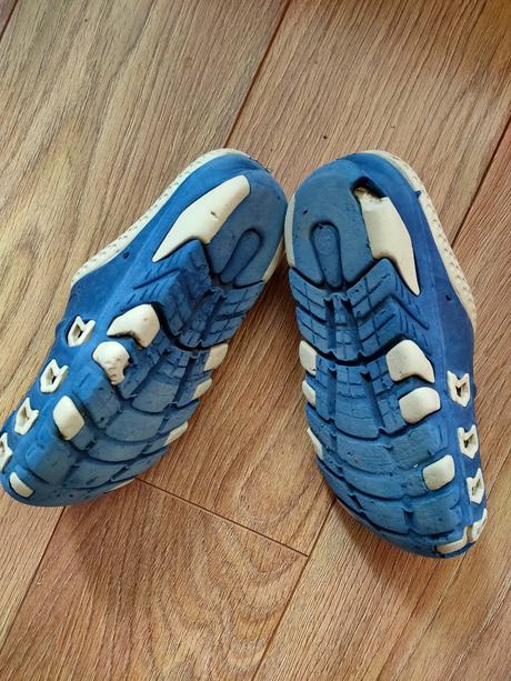 Darujem crocsy, 35