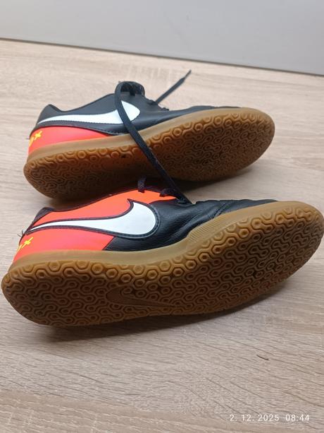 Halovky, nike,37