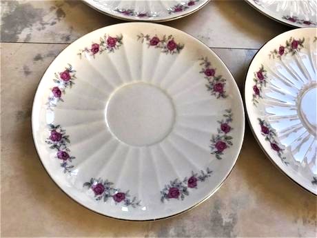 Sada starožitných tanierikov 4 ks, 