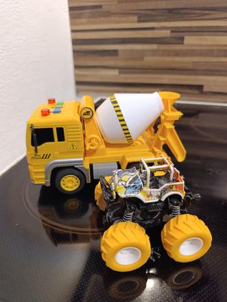 Domiešavač a monster truck, 