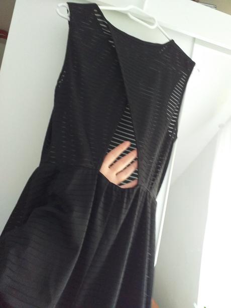 Šaty s holým chrbtom, terranova,l