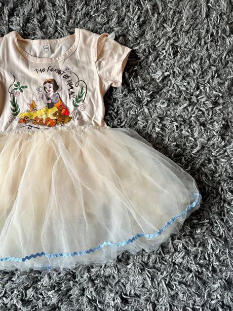 Šaty so snehulienkou, 116