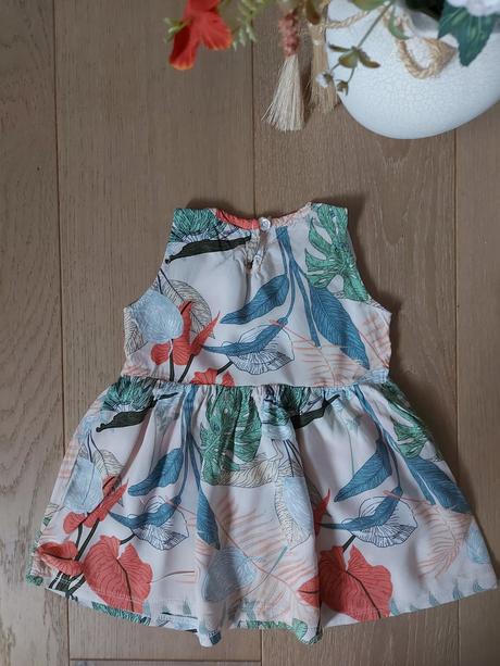 Ľahké šaty- top stav, 74