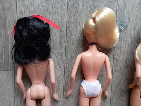 Barbie, snehulienka a popoluška,