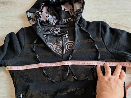 Mikina s lesklou flitrovou aplikáciou, m