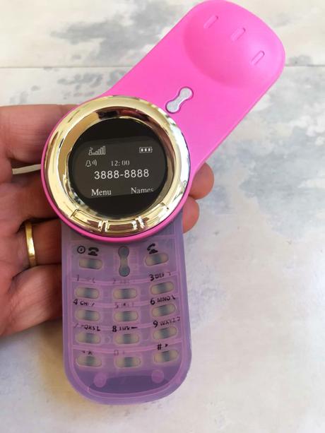 Telefón pre bábiky v púzdre, 