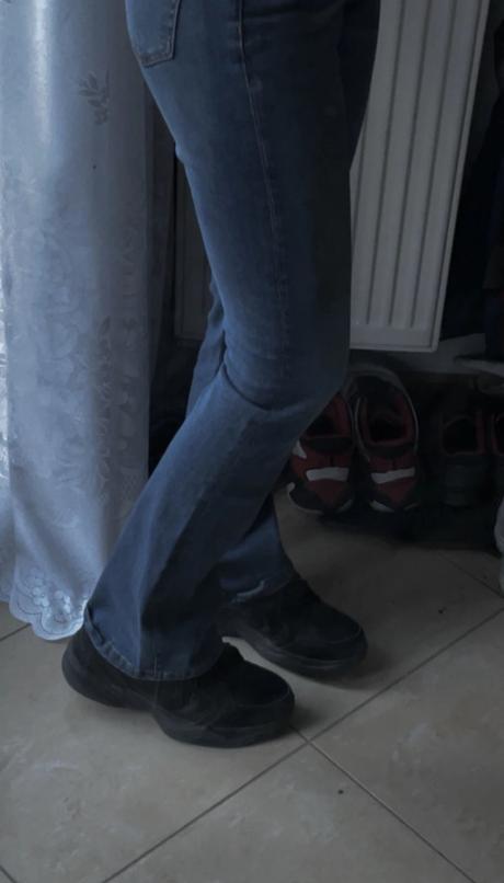 Tmavomodre flared zvonove rifle, reserved,xs