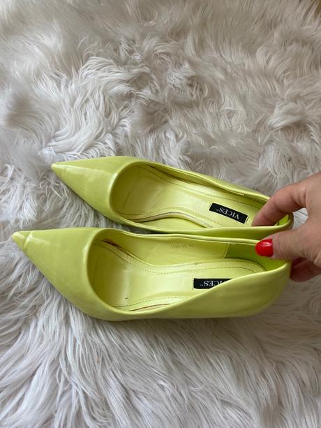 Lakované lodičky limetkovú farba, 40