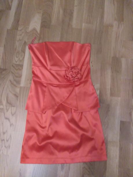 Spoločenské šaty, 38