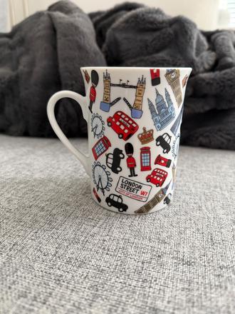 Porcelánový hrnček london, 