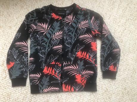 Mikinka reserved, reserved,122